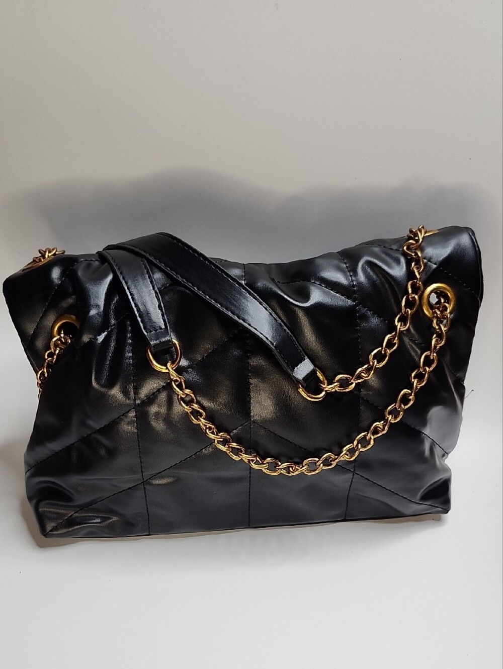 Kaisaqi Black Quilted Shoulder Bag - Picture 2 of 8
